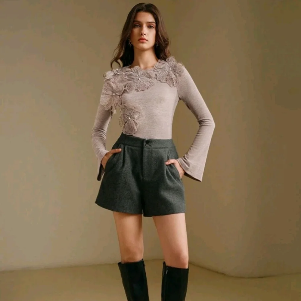 Women's Casual 3D Flower Embroidered T-Shirt, Autumn/Winter - Picture 4 of 4